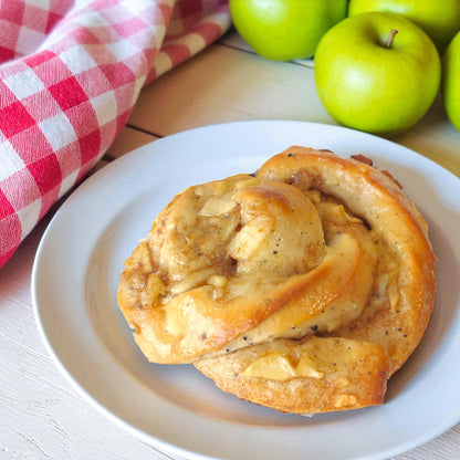 Äppelbullar – Swedish Apple Cinnamon Buns
