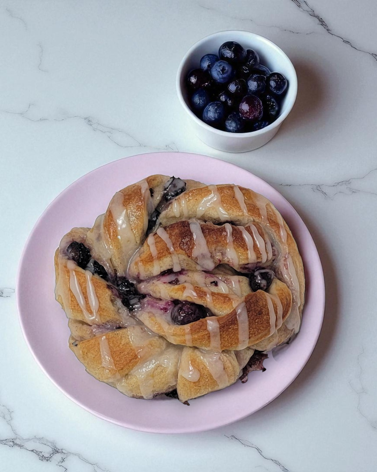 Blueberry Swedish Buns Blåbärsbullar